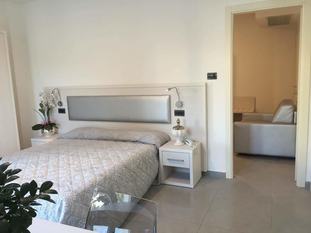 Residence Hotel Albachiara リミニ エクステリア 写真
