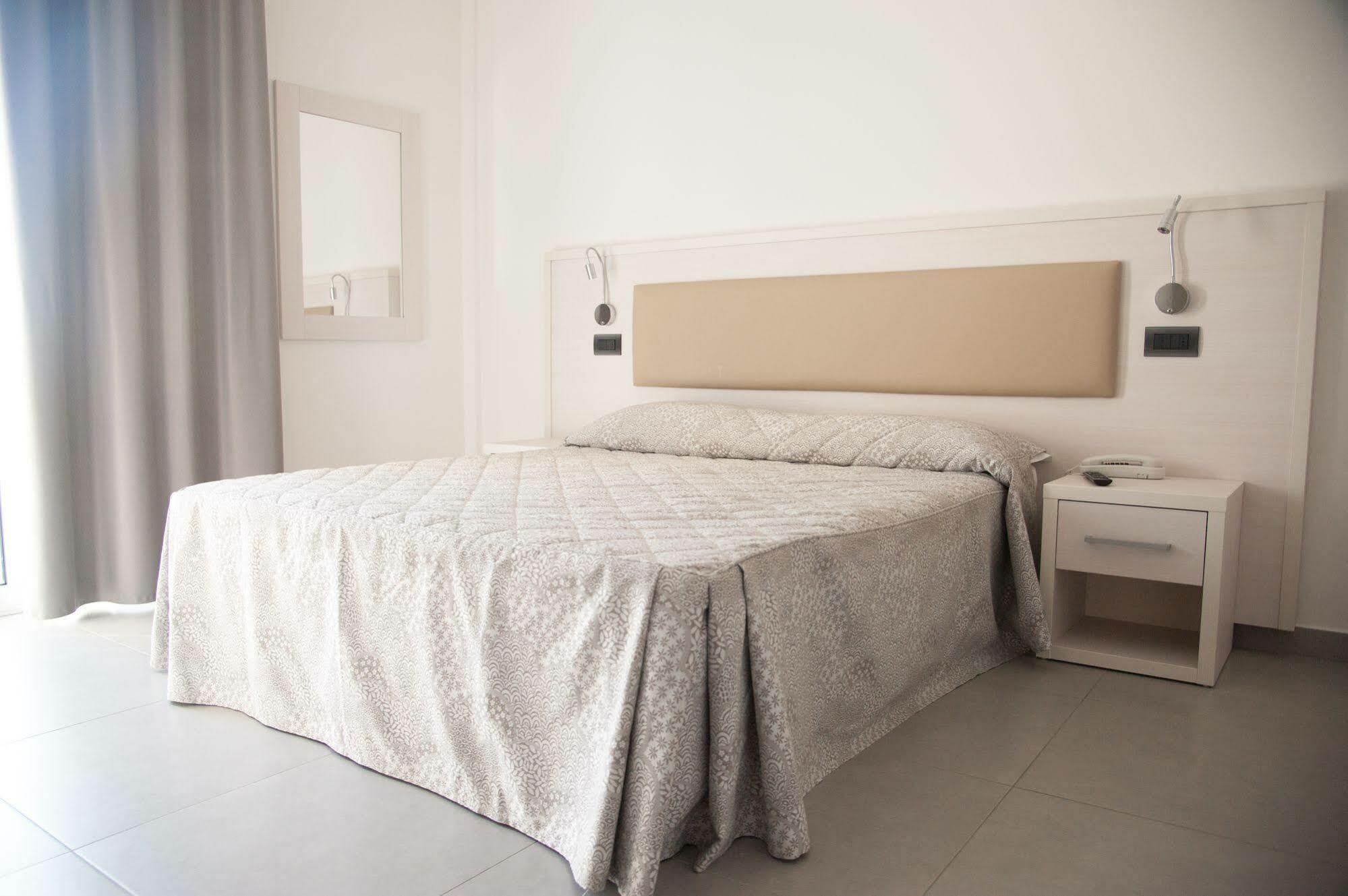 Residence Hotel Albachiara リミニ エクステリア 写真